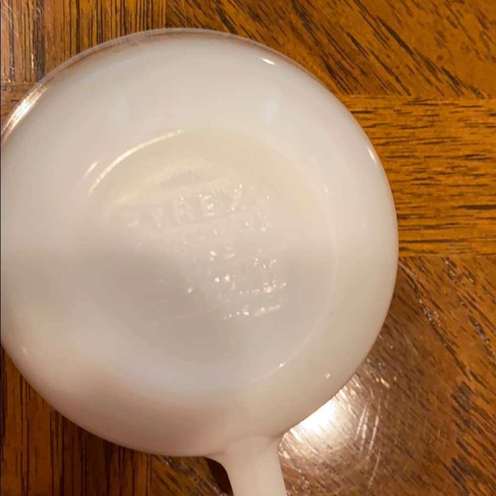 Pyrex Vintage Butterfly Gold Cups - Picture 3 of 3
